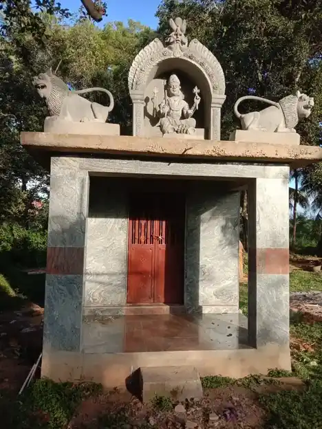 Arulmigu Saakiyamman Temple, Errandapalli - 635117 Arulmigu Saakiyamman Temple, Errandapalli - 635117, Krishnagiri - Ancient Temple Architecture and History Image 3