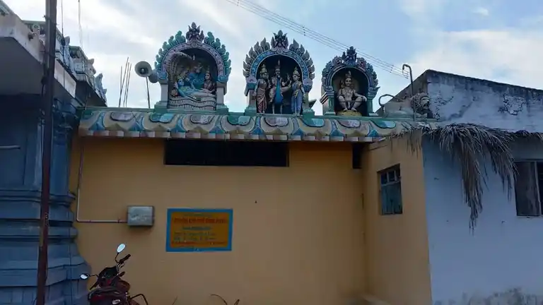 Arulmigu Saamundeeswari Temple, Avalurpettai - 604201 அருள்மிகு சாமுண்டீஸ்வரியம்மன் திருக்கோயில், Avalurpettai - 604201, Viluppuram - Ancient Temple Architecture and History Image 3