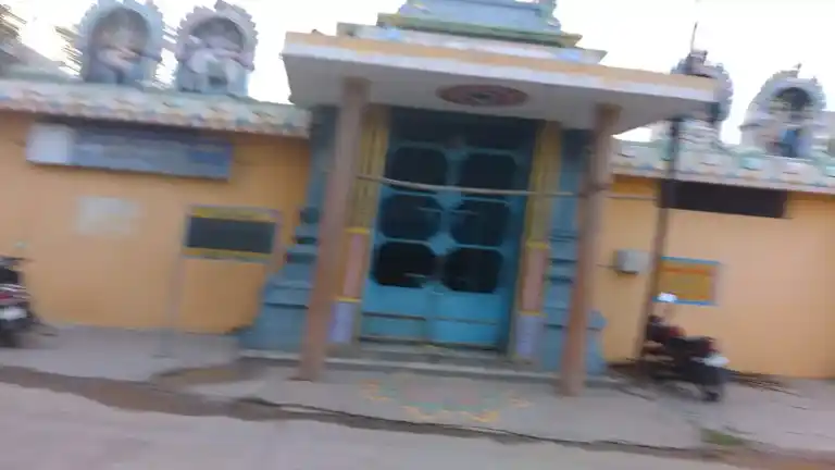 Arulmigu Saamundeeswari Temple, Avalurpettai - 604201 அருள்மிகு சாமுண்டீஸ்வரியம்மன் திருக்கோயில், Avalurpettai - 604201, Viluppuram - Ancient Temple Architecture and History Image 5