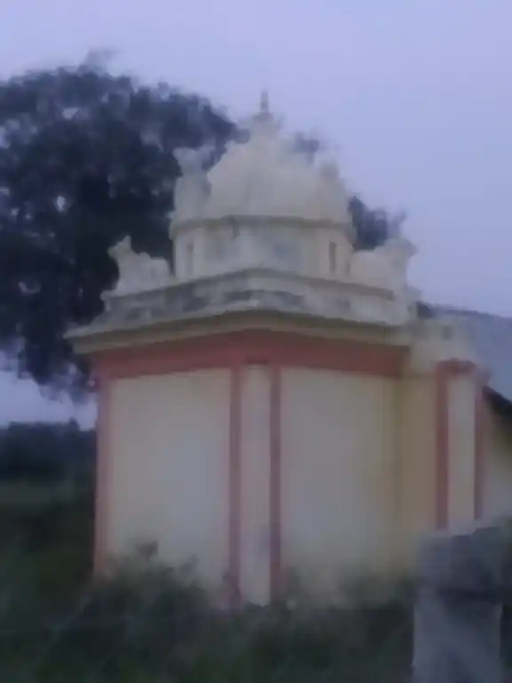 Arulmigu Saanthamaperumal Temple, Balakrishnapuram - 624005 Arulmigu Saanthamaperumal Temple, Balakrishnapuram - 624005, Dindigul - Ancient Temple Architecture and History Image 5