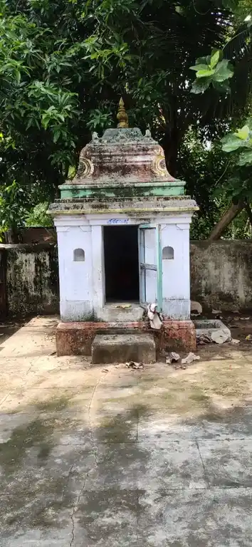 Arulmigu Sabapatheeswarar And Gobalakrishanaperumal Temple, Kozhikuthi - 609003 அருள்மிகு சபாவிதீஸ்வரர் & கோபால கிருணண பெருமாள் ஆலயம், Kozhikuthi - 609003, Mayiladuthurai - Ancient Temple Architecture and History Image 3