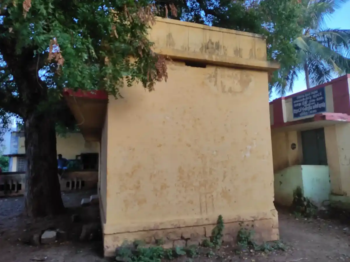 Arulmigu Sabarimalaiswamy Temple, Malayagoundenpatty - 624201 அருள்மிகு சபரிமலைசாமி திருக்கோயில், Malayagoundenpatty - 624201, Dindigul - Ancient Temple Architecture and History Image 3