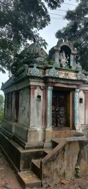 Arulmigu Sachithanandha Pillaiyar Temple, Oorukudi - 609401 அருள்மிகு சச்சிதானந்த பிள்ளையார் திருக்கோயில்,  - 609401, Mayiladuthurai - Ancient Temple Architecture and History Image 2
