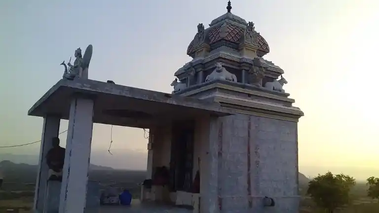 Arulmigu Sajivi Malaimurugan, Thirumurugan Temple, Meenatchivalasu, Kilankundal - 638106 அருள்மிகு சஞ்சீவி மலைமுருகன், திருமுருகன் திருக்கோயில், மீனாட்சிவலசு, கிளங்குண்டால் - 638106, Tiruppur - Ancient Temple Architecture and History Image 2