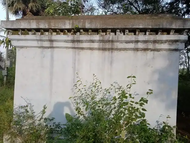 Arulmigu Sakiamman Temple, V.Madhepalli, Polupalli - 635115 அருள்மிகு சாக்கியம்மன் திருக்கோயில், V.Madhepalli, Polupalli - 635115, Krishnagiri - Ancient Temple Architecture and History Image 2