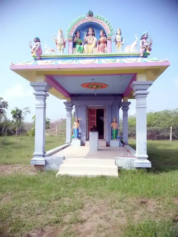 Arulmigu Sakkarudaiya Ayyanar Temple, Vilankattoor - 630408 அருள்மிகு சக்காருடைய அய்யனார் திருக்கோயில், Vilankattoor - 630408, Sivagangai - Ancient Temple Architecture and History Image 4