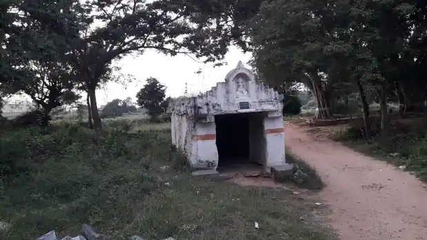 Arulmigu Sakkiyamman Temple, Oosapuram - 635113 அருள்மிகு சாக்கியம்மன் திருக்கோயில், Oosapuram - 635113, Krishnagiri - Ancient Temple Architecture and History Image 3