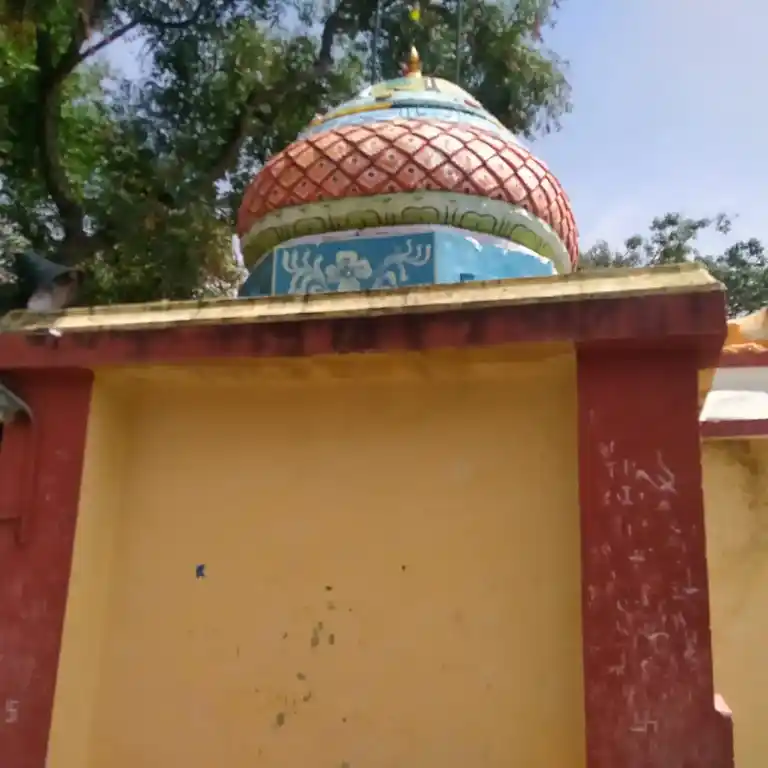 Arulmigu Sakthi Sokkuthai Mutharasu Amman Temple, Edumbanmalai - 624601 அருள்மிகு சக்தி சொக்குதாய் முத்தரசு அம்மன் திருக்கோயில், Edumbanmalai - 624601, Dindigul - Ancient Temple Architecture and History Image 2