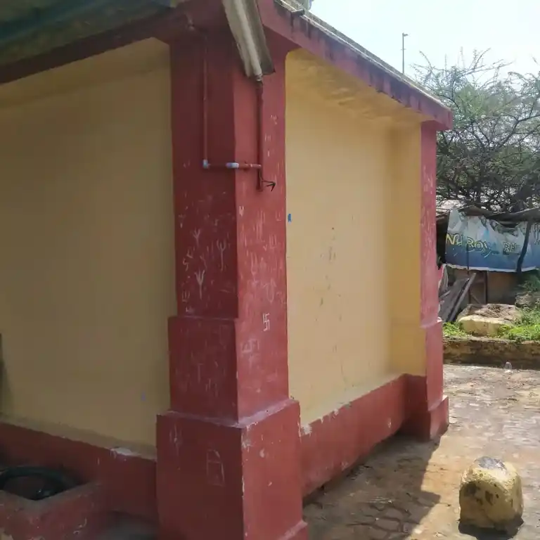 Arulmigu Sakthi Sokkuthai Mutharasu Amman Temple, Edumbanmalai - 624601 அருள்மிகு சக்தி சொக்குதாய் முத்தரசு அம்மன் திருக்கோயில், Edumbanmalai - 624601, Dindigul - Ancient Temple Architecture and History Image 3