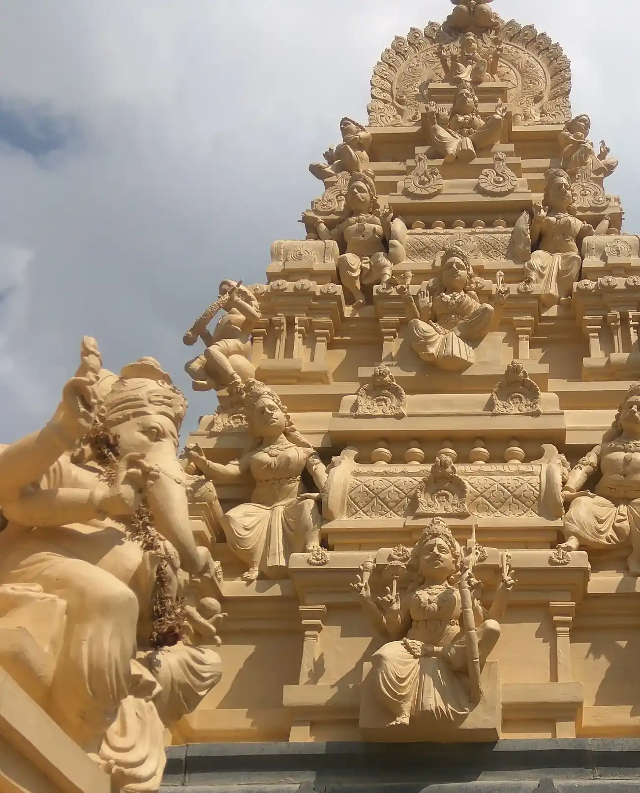 Arulmigu Sakthi Vinayagar Mariamman Temple, Chennimalai, Chennimalai - 638051 Temple