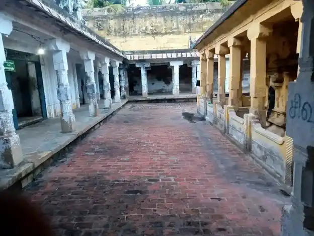 Arulmigu Sakthivaneswarar Temple, Thirusakthimutram, Thirusakthimutram - 612703 அருள்மிகு சக்திவனேஸ்வரர் திருக்கோயில், திருசக்திமுற்றம், Thirusakthimutram - 612703, Thanjavur - Ancient Temple Architecture and History Image 4