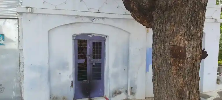 Arulmigu Salai Madam Thanneer Pandal Arulmigu Vinayagar Temple, Mudukkumindanpatti - 628503 அருள்மிகு சாலைமடம் தண்ணீர் பந்தல் அருள்மிகு விநாயகர் திருக்கோயில், Mudukkumindanpatti - 628503, Thoothukudi - Ancient Temple Architecture and History Image 8