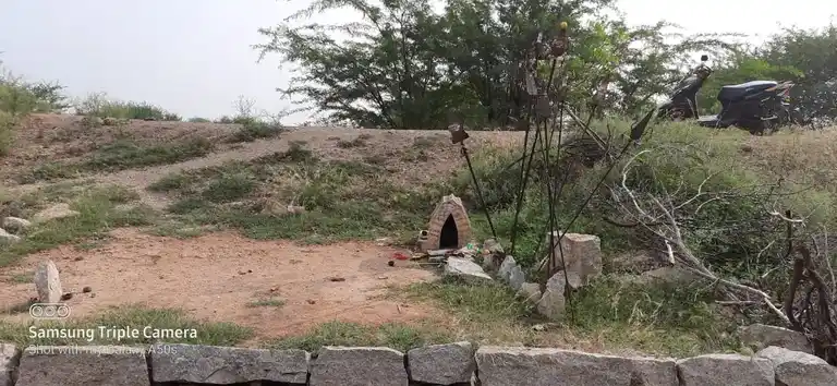 Arulmigu Sallakulam Kannimaar Temple, Sallakulam - 624620 அருள்மிகு சல்லக்குளம் கன்னிமார் கோயில், Sallakulam - 624620, Dindigul - Ancient Temple Architecture and History Image 2