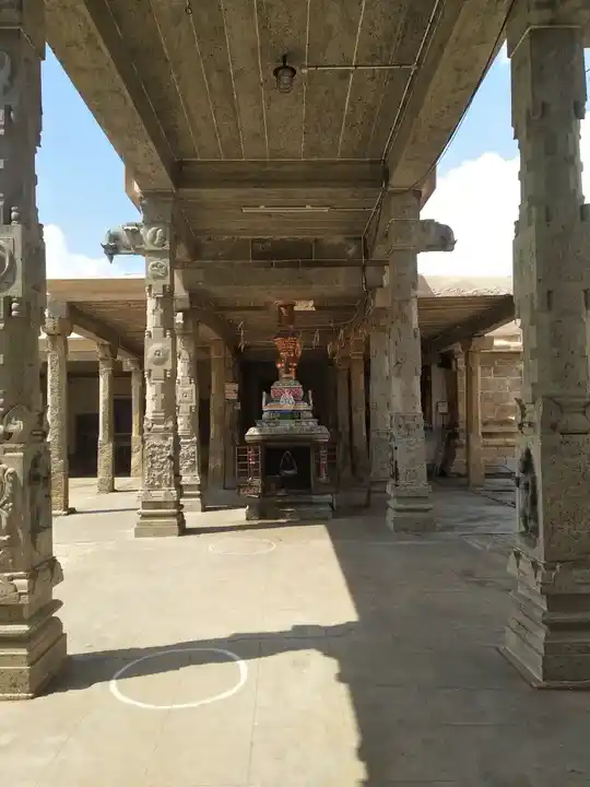 Arulmigu Samavatheeswarar Temple, Thirumangalam - 621703 அருள்மிகு சாமவேதீஸ்வரர் திருக்கோயில், Thirumangalam - 621703, Thiruchirappalli - Ancient Temple Architecture and History Image 2