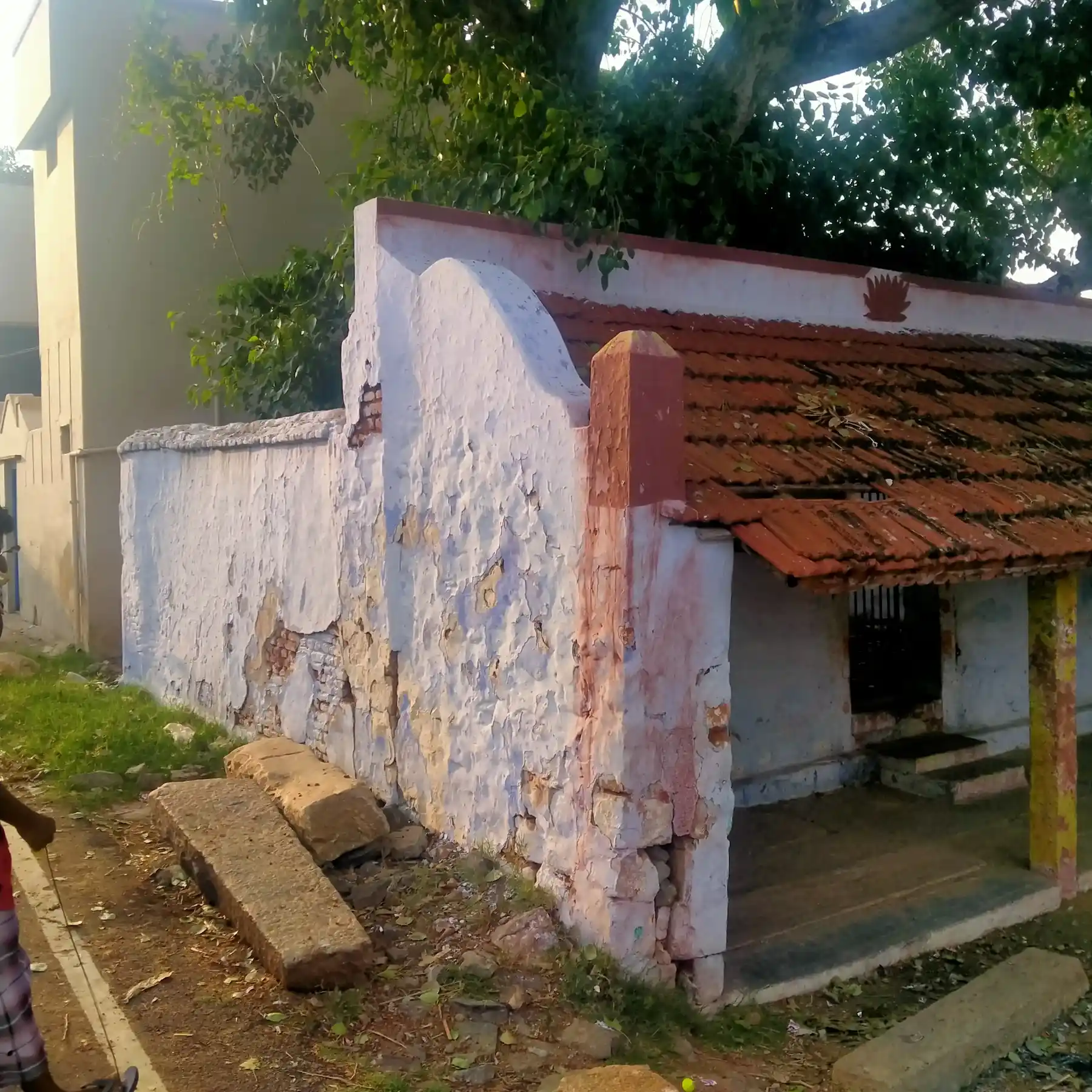 Arulmigu Sambhuvarayar Temple, Keeranoor - 624617 அருள்மிகுசாம்புவராயர் திருக்கோயில், Keeranoor - 624617, Dindigul - Ancient Temple Architecture and History Image 2