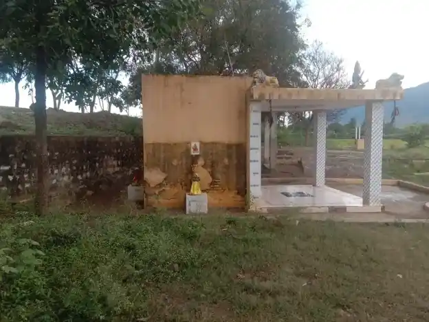 Arulmigu Samoondiyamman Temple, Thamulearimuthur - 635602 அருள்மிகு சாமுண்டியம்மன் திருக்கோயில், தாமலேரிமுத்தூர் - 635602, Thirupathur - Ancient Temple Architecture and History Image 3