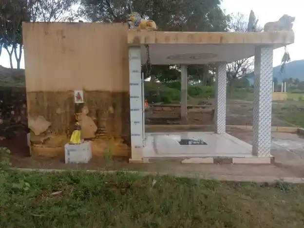 Arulmigu Samoondiyamman Temple, Thamulearimuthur - 635602 அருள்மிகு சாமுண்டியம்மன் திருக்கோயில், தாமலேரிமுத்தூர் - 635602, Thirupathur - Ancient Temple Architecture and History Image 4