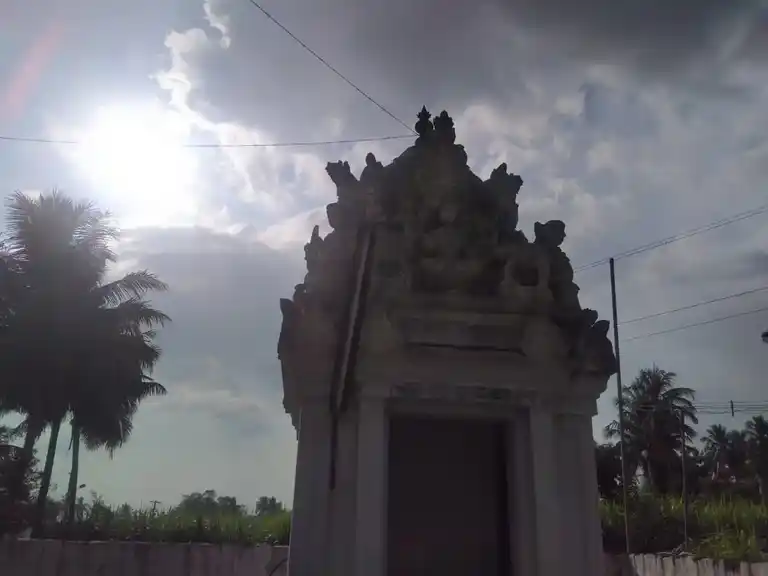 Arulmigu Sampasri Parameshwaraswamy Temple, Samayasangili Agraharam - 638008 அருள்மிகு சாம்பஸ்ரீ பரமேஸ்வரசுவாமி திருக்கோயில், குமாரபாளையம், நாமக்கல் - 638008, Namakkal - Ancient Temple Architecture and History Image 4