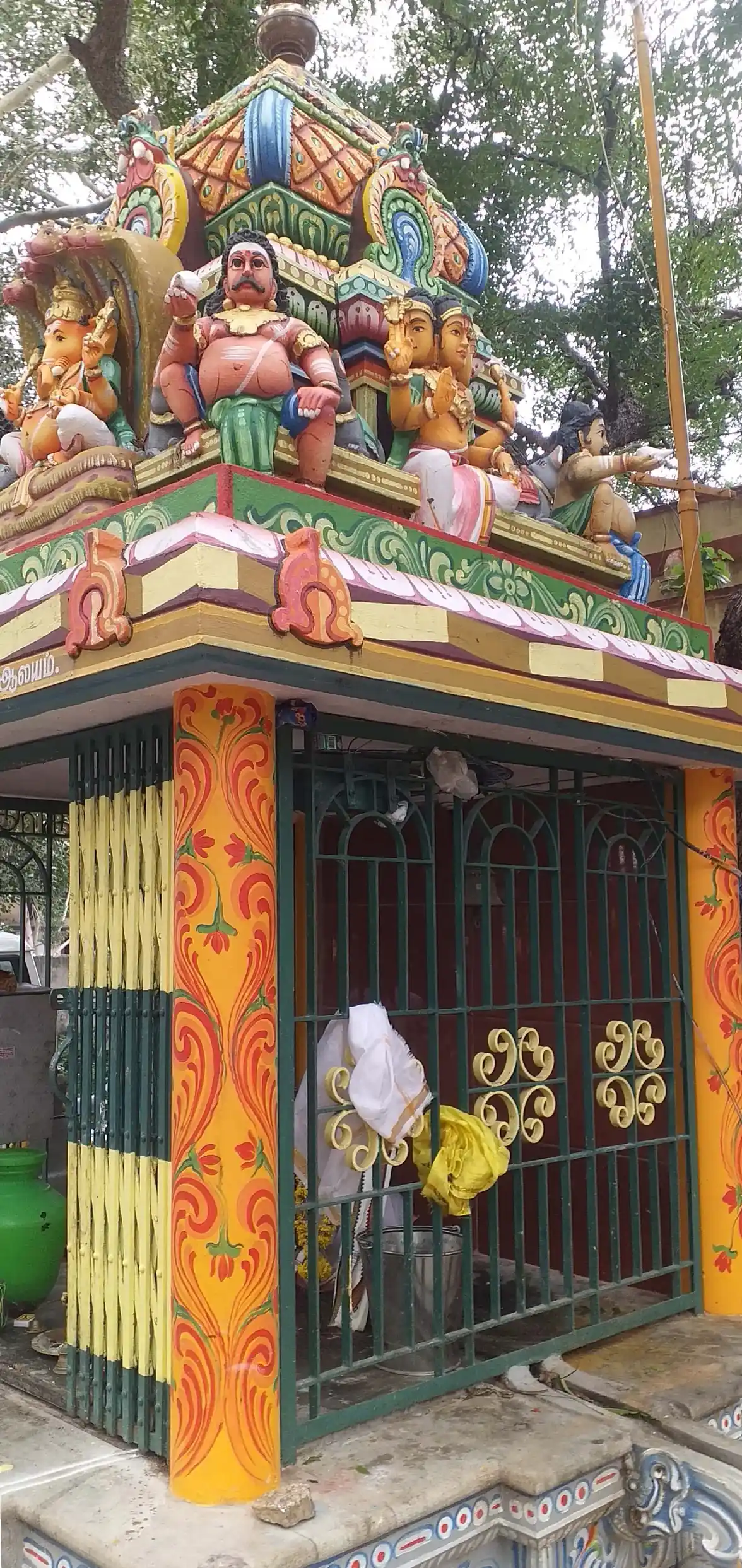 Arulmigu Sampirani Vinayagar Temple, V.Puthur - 630410 அருள்மிகு. சாம்பிராணி விநாயகர் திருக்கோயில், V.Puthur - 630410, Sivagangai - Ancient Temple Architecture and History Image 3