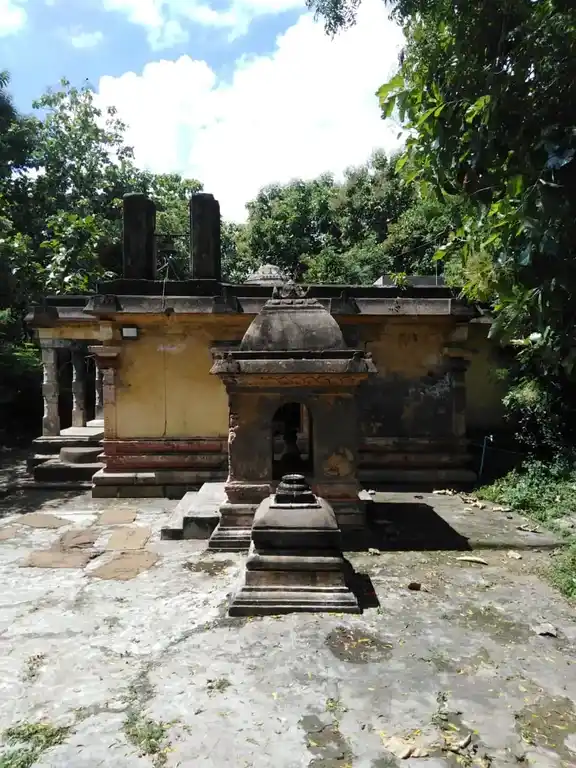 Arulmigu Samundeesvarar Temple, Soliyavilagam - 609204 அருள்மிகு சாமுண்டீஸ்வரசுவாமி திருக்கோயில், Soliyavilagam - 609204, Thanjavur - Ancient Temple Architecture and History Image 2