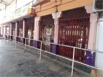 Arulmigu Samundeeswari Amman Temple, Near By Bank Of River Saraswati, Natrampalli - 635852 அருள்மிகு சாமுண்டியம்மன் திருக்கோயில், சரஸ்வதி நதிக்கரைக்கு அருகில், நாட்றம்பள்ளி - 635852, Thirupathur - Ancient Temple Architecture and History Image 2