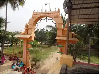 Arulmigu Samundeeswari Amman Temple, Near By Bank Of River Saraswati, Natrampalli - 635852 அருள்மிகு சாமுண்டியம்மன் திருக்கோயில், சரஸ்வதி நதிக்கரைக்கு அருகில், நாட்றம்பள்ளி - 635852, Thirupathur - Ancient Temple Architecture and History Image 8