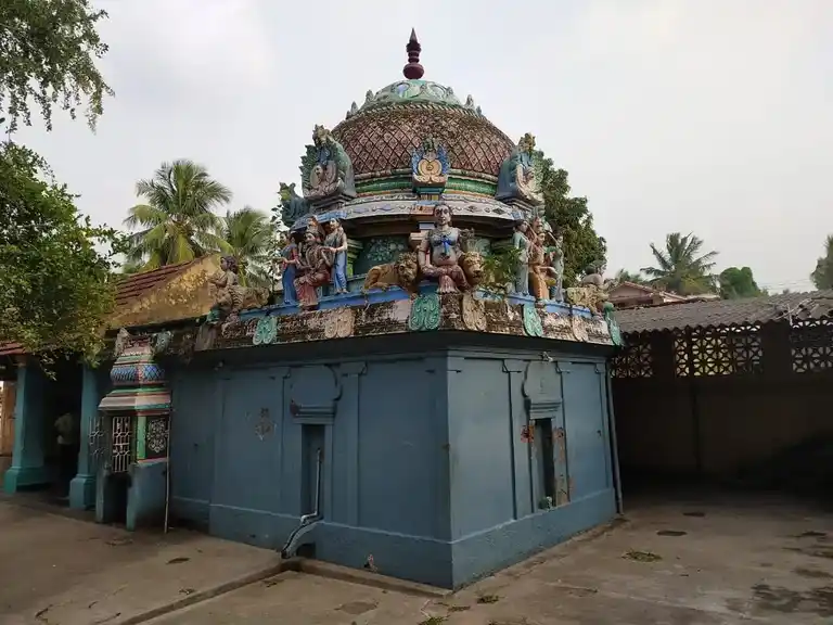 Arulmigu Samundeeswari Pillaiyar Temple, Narasinganpettai - 609802 அருள்மிகு சாமுண்டீஸ்வரியம்மன், பிள்ளையார் திருக்கோயில்,  - 609802, Thanjavur - Ancient Temple Architecture and History Image 3