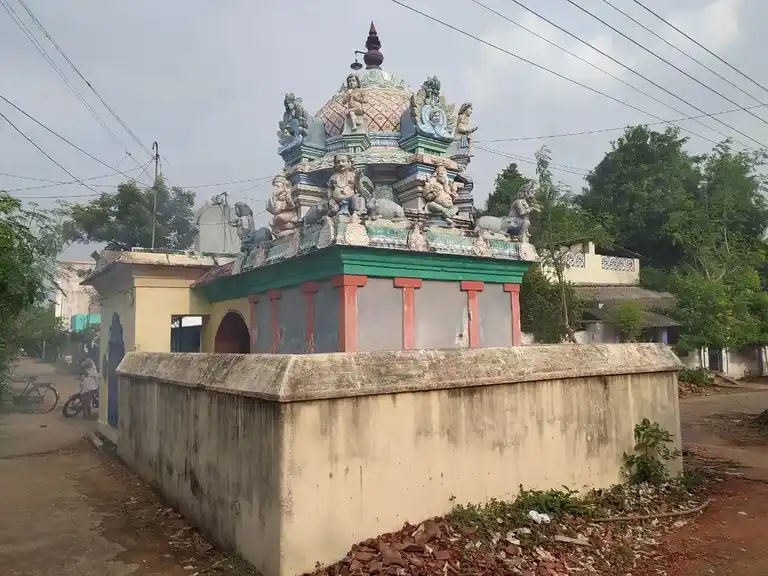Arulmigu Samundeeswari Pillaiyar Temple, Narasinganpettai - 609802 அருள்மிகு சாமுண்டீஸ்வரியம்மன், பிள்ளையார் திருக்கோயில்,  - 609802, Thanjavur - Ancient Temple Architecture and History Image 8