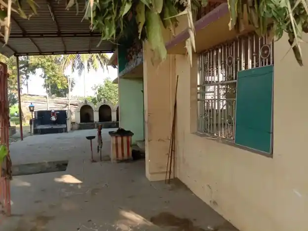 Arulmigu Samundeeswariamman Temple, Periyakarupoor - 621105 அருள்மிகு சாமுண்டீஸ்வரியம்மன் திருக்கோயில், Periyakarupoor - 621105, Thiruchirappalli - Ancient Temple Architecture and History Image 6