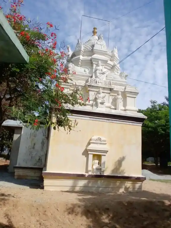 Arulmigu Samundeswari Temple, Poomalai Nagar - 635104 அருள்மிகு சாமுண்டீஸ்வரி திருக்கோயில், பூமாலை நகர் - 635104, Krishnagiri - Ancient Temple Architecture and History Image 2