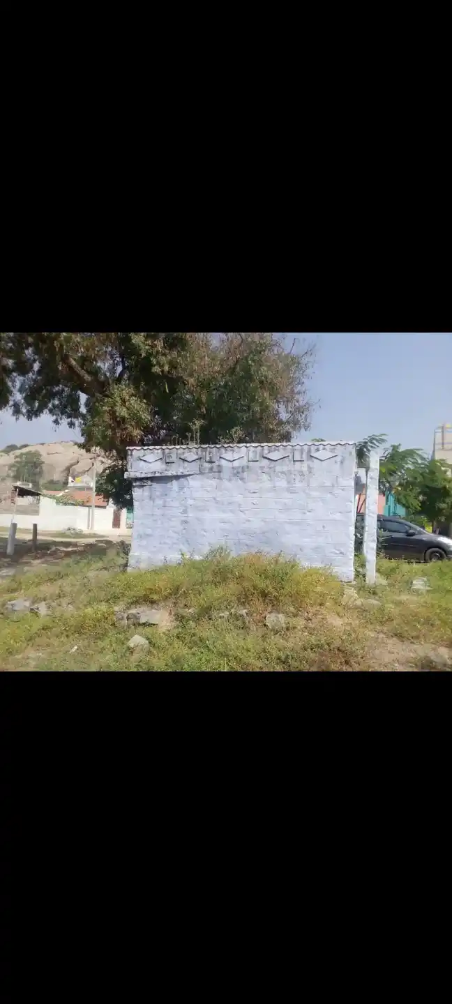 Arulmigu Samundeswari Thedukaragam Temple, Near Badethala Pond, Kallukuruki - 635001 அருள்மிகு சாமுண்டீஸ்வரி தேடுகரகம் திருக்கோயில், Near Badethala Pond, Kallukuruki - 635001, Krishnagiri - Ancient Temple Architecture and History Image 3