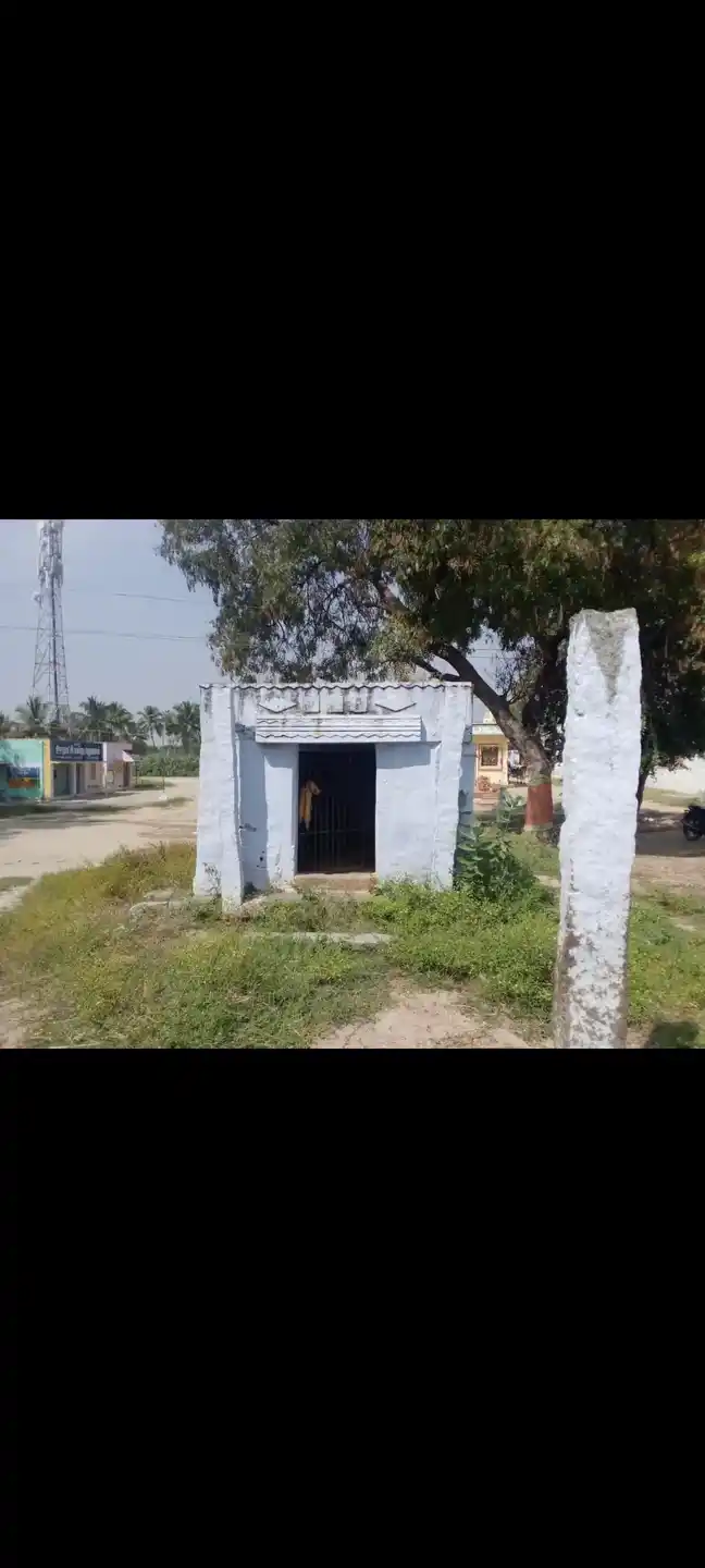 Arulmigu Samundeswari Thedukaragam Temple, Near Badethala Pond, Kallukuruki - 635001 அருள்மிகு சாமுண்டீஸ்வரி தேடுகரகம் திருக்கோயில், Near Badethala Pond, Kallukuruki - 635001, Krishnagiri - Ancient Temple Architecture and History Image 4