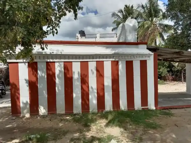 Arulmigu Samundiamman Temple, Gandhi Road.Krishnagiri Town, Boganapalli - 635001 Arulmigu Samundiamman Temple, Gandhi Road.Krishnagiri Town, Boganapalli - 635001, Krishnagiri - Ancient Temple Architecture and History Image 4