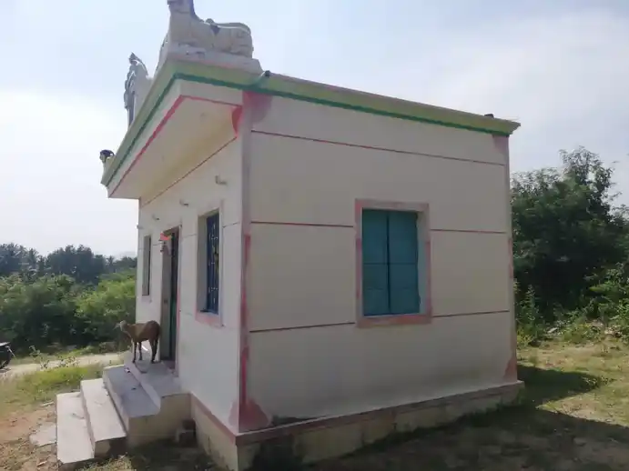 Arulmigu Samundiamman Temple, Near Kundharpalli Ayutha Padai Office, Samanthamalai - 635115 அருள்மிகு சாமுண்டியம்மன் திருக்கோயில், Near Kundharpalli Ayutha Padai Office, Samanthamalai - 635115, Krishnagiri - Ancient Temple Architecture and History Image 4