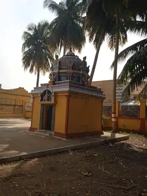 Arulmigu Samundiamman Temple, Odappalli, Pallipalayam - 638006 அருள்மிகு சாமுண்டியம்மன் திருக்கோயில், Odappalli, Pallipalayam - 638006, Namakkal - Ancient Temple Architecture and History Image 2