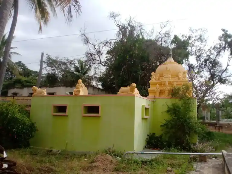 Arulmigu Samundiamman Temple, Salinayanapalli - 635104 அருள்மிகு சாமுண்டியம்மன் திருக்கோயில், சாலிநாயனப்பள்ளி - 635104, Krishnagiri - Ancient Temple Architecture and History Image 5