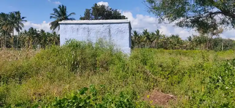 Arulmigu Samundiamman Temple, Seegalapalli - 635120 அருள்மிகு சாமுண்டியம்மன் திருக்கோயில், சீகலப்பள்ளி - 635120, Krishnagiri - Ancient Temple Architecture and History Image 3