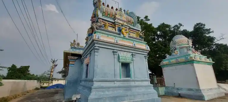 Arulmigu Samundiyamman, Padavettamman Temple, Sethamangalam - 631051 அருள்மிகு சாமுண்டியம்மன், படவேட்டம்மன் திருக்கோயில், சேந்தமங்களம் - 631051, Ranipet - Ancient Temple Architecture and History Image 7