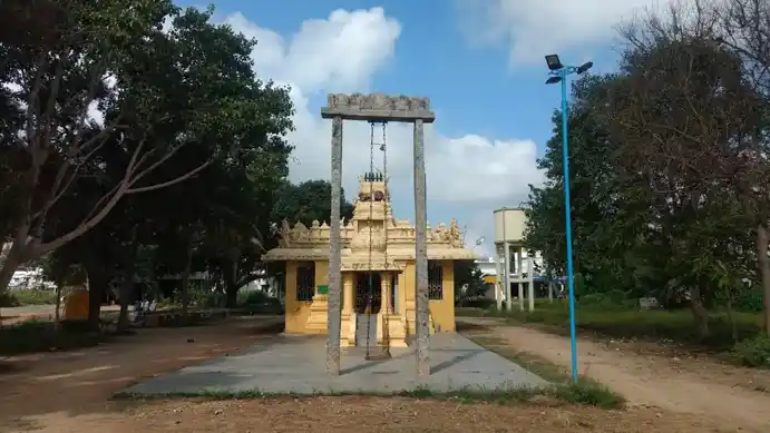 Arulmigu Samundiyamman Temple, Chandrapuram - 635651 அருள்மிகு சாமுண்டியம்மன் திருக்கோயில், சந்திரபுரம் - 635651, Thirupathur - Ancient Temple Architecture and History Image 3