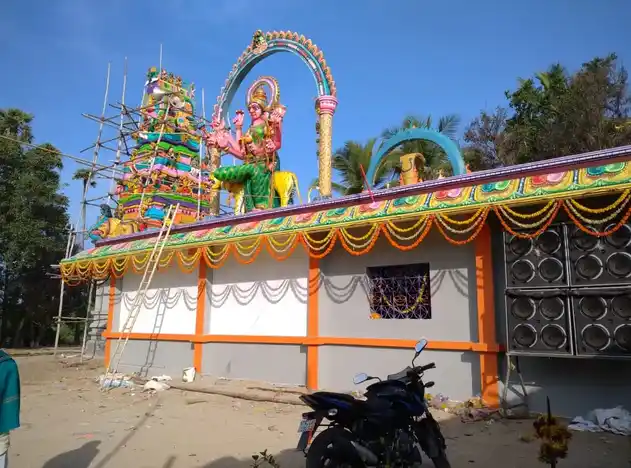 Arulmigu Samundiyamman Temple, Karungalipatti - 635203 அருள்மிகு சாமுண்டியம்மன் திருக்கோயில், கருங்காலிபட்டி - 635203, Krishnagiri - Ancient Temple Architecture and History Image 2