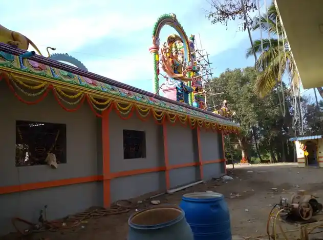Arulmigu Samundiyamman Temple, Karungalipatti - 635203 அருள்மிகு சாமுண்டியம்மன் திருக்கோயில், கருங்காலிபட்டி - 635203, Krishnagiri - Ancient Temple Architecture and History Image 5