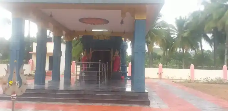 Arulmigu Samundiyamman Temple, Ramanayakanpet - 635751 அருள்மிகு சாமுண்டியம்மன் திருக்கோயில், ராமனாயக்கன்பேட்டை - 635751, Thirupathur - Ancient Temple Architecture and History Image 2