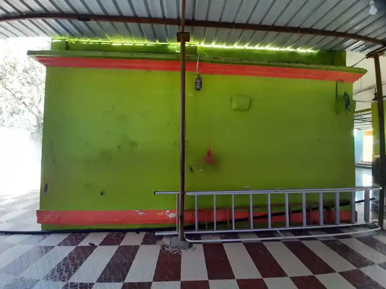 Arulmigu Samuthayamman @ Alagamman Temple, Edge Of The Lake, Avanikonenthal - 627719 அருள்மிகு சமுதாயம்மன் என்ற அழகம்மன் திருக்கோயில், Edge Of The Lake, Avanikonenthal - 627719, Tenkasi - Ancient Temple Architecture and History Image 3