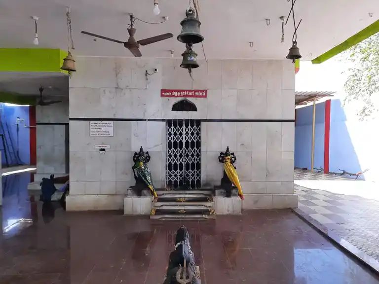 Arulmigu Samuthayamman @ Alagamman Temple, Edge Of The Lake, Avanikonenthal - 627719 அருள்மிகு சமுதாயம்மன் என்ற அழகம்மன் திருக்கோயில், Edge Of The Lake, Avanikonenthal - 627719, Tenkasi - Ancient Temple Architecture and History Image 4