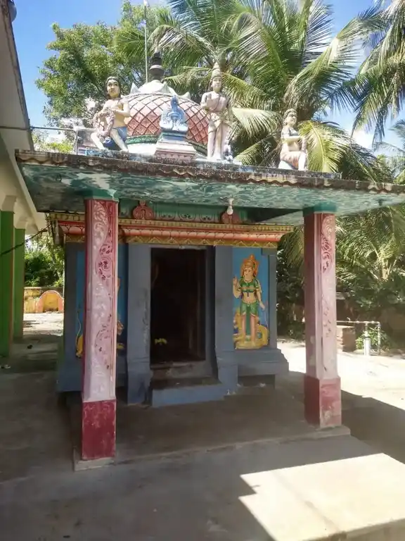 Arulmigu Sandhuveli Mariyamman Temple, Mappilaikuppam - 610105 அருள்மிகு சந்துவெளி மாரியம்மன் திருக்கோயில், Mappilaikuppam - 610105, Thiruvarur - Ancient Temple Architecture and History Image 2