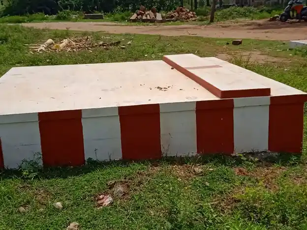 Arulmigu Saneeswarar Temple, Kombaipatty - 624202 Arulmigu Saneeswarar Temple, Kombaipatty - 624202, Dindigul - Ancient Temple Architecture and History Image 5