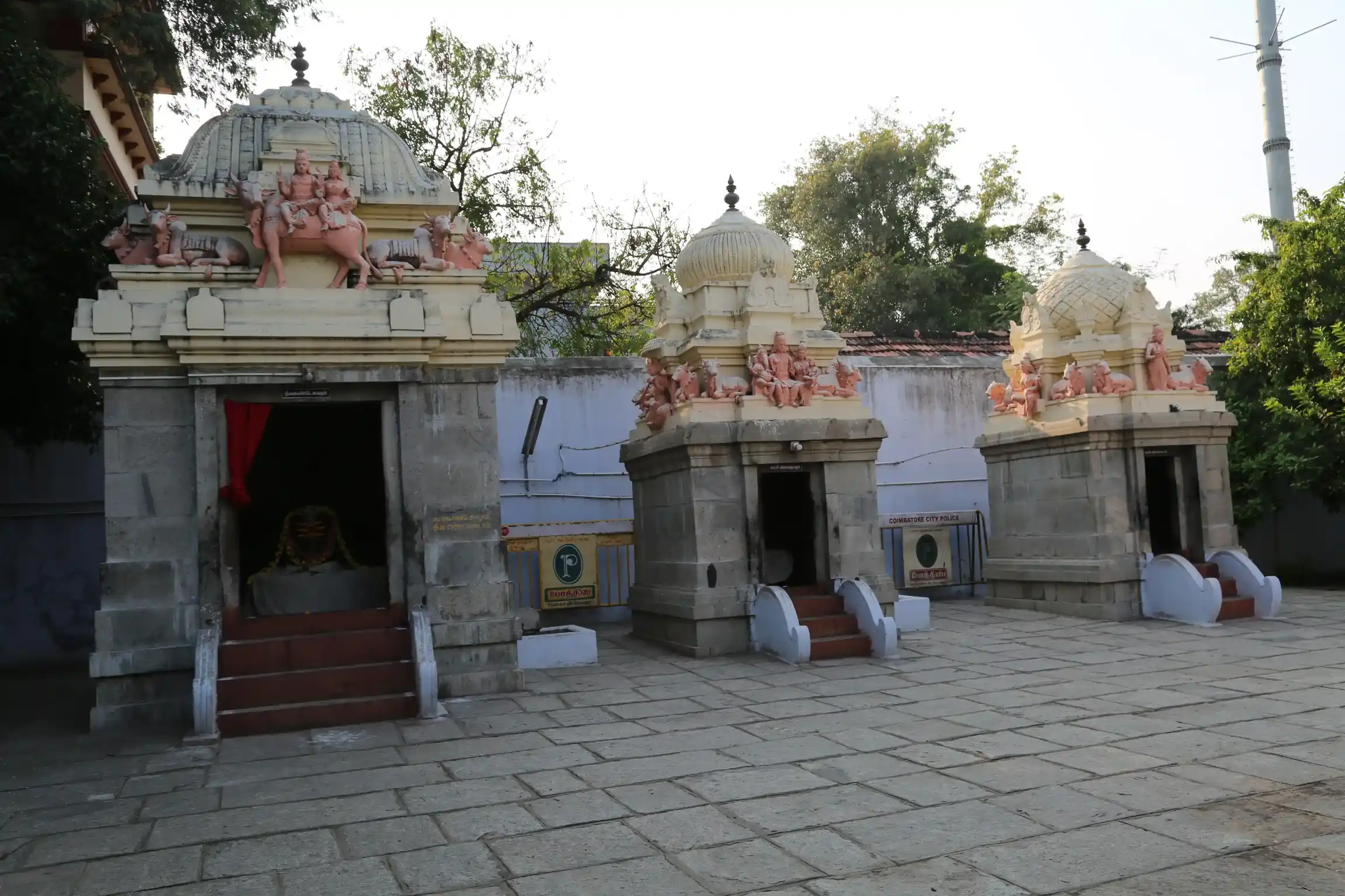 Arulmigu Sangameswarar Temple, Townhall, Coimbatore - 641001 அருள்மிகு சங்கமேஸ்வரர் திருக்கோயில், கோட்டை, நகர் மண்டபம், கோவை - 641001, Coimbatore - Ancient Temple Architecture and History Image 3