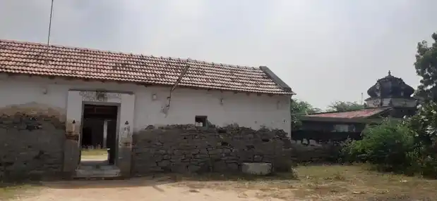 Arulmigu Sangili Karuppannaswamy Temple, Manmangalam - 639006 அருள்மிகு சங்கிலி கருப்பண்ணசுவாமி திருக்கோயில், Manmangalam - 639006, Karur - Ancient Temple Architecture and History Image 2