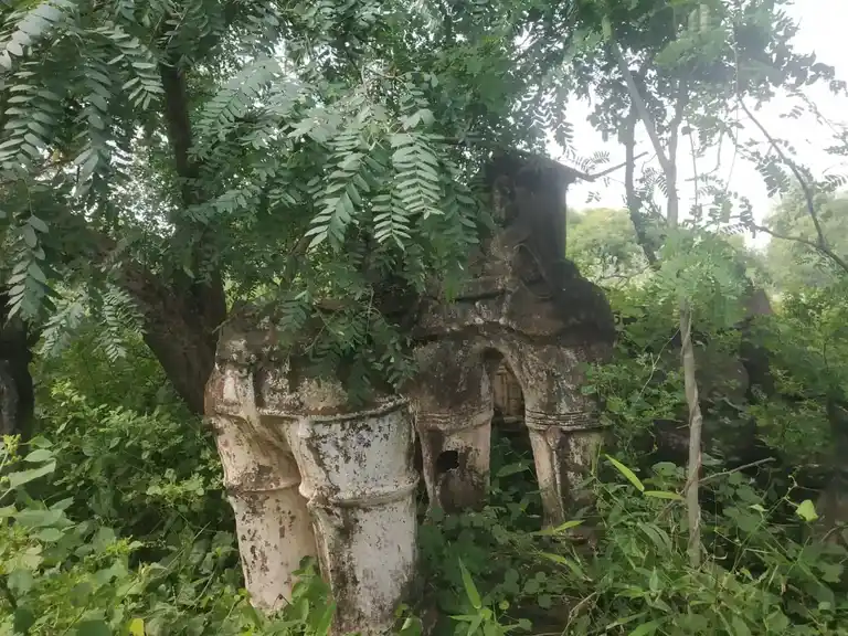Arulmigu Sangilikaruppar Temple, Elanthalapatti - 621118 Arulmigu Sangilikaruppar Temple, Elanthalapatti - 621118, Perambalur - Ancient Temple Architecture and History Image 2
