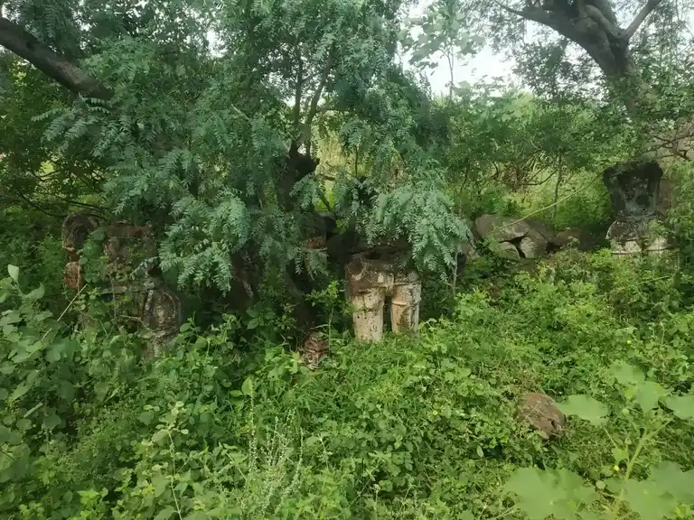 Arulmigu Sangilikaruppar Temple, Elanthalapatti - 621118 Arulmigu Sangilikaruppar Temple, Elanthalapatti - 621118, Perambalur - Ancient Temple Architecture and History Image 3